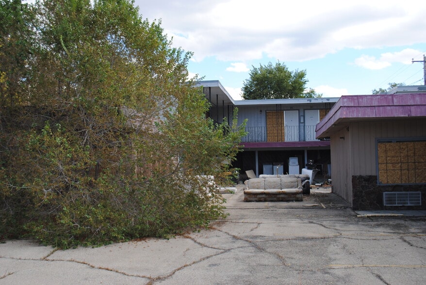 More Photos Of 560 6th St, Wells Hotel For Sale