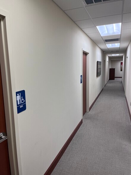 More Photos Of 3006 Mount Vernon Rd, Hurricane Office For Sale