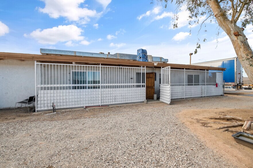 More Photos Of 18142 Navajo Rd, Apple Valley Truck Terminal For Lease