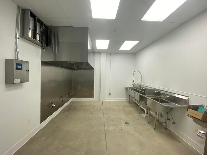 More Photos Of 2864 N High St, Columbus Restaurant For Sale