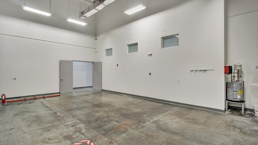 More Photos Of 4800 Lyons Technology Pky, Coconut Creek Warehouse For Sale