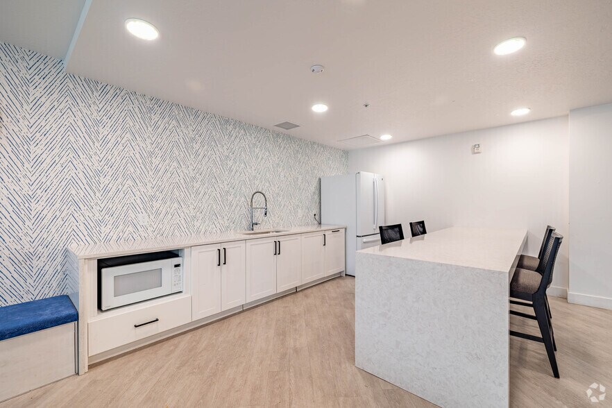 More Photos Of 1925 W North Temple, Salt Lake City Apartments For Lease