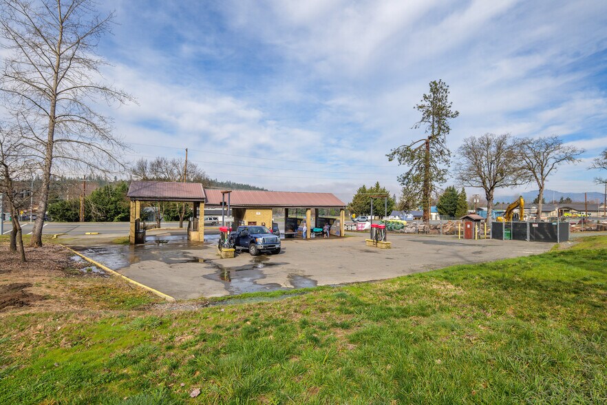 More Photos Of 2521 Williams Hwy, Grants Pass Carwash For Sale