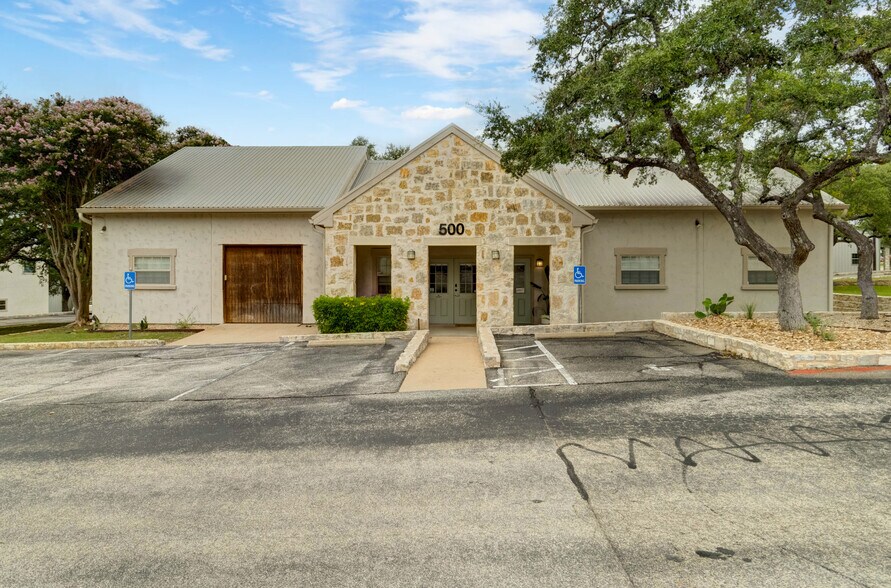 More Photos Of 14101 Hwy 290 W, Austin Unknown For Lease