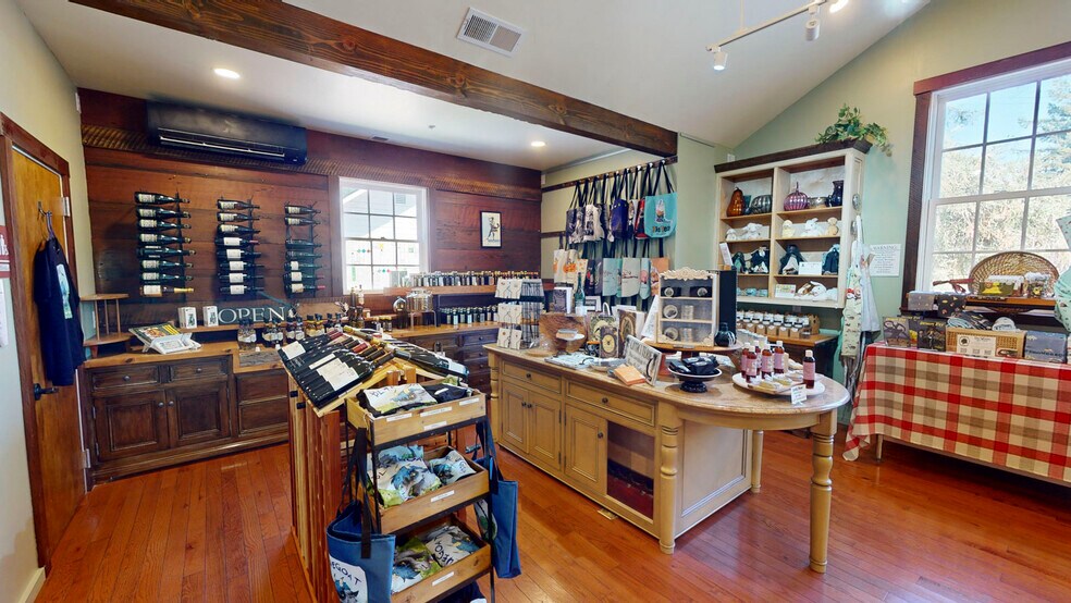 More Photos Of 380 Bohemian Hwy, Sebastopol Storefront Retail Residential For Sale
