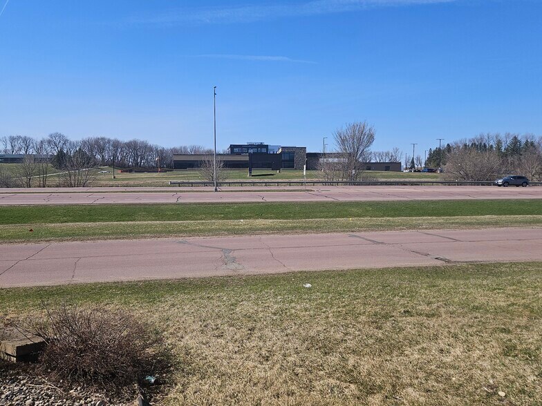 More Photos Of 1955 1st Ave N, Windom Hotel For Sale