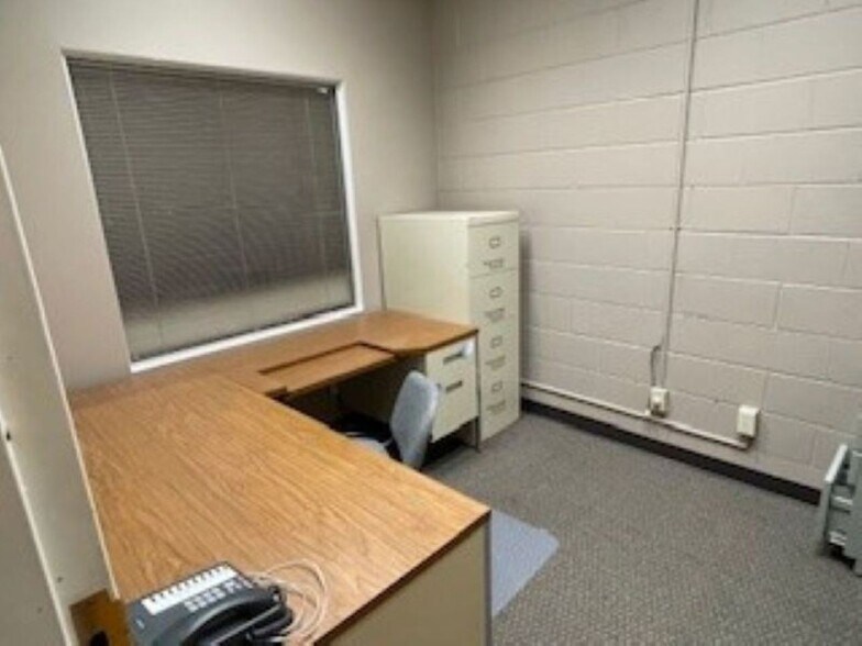 More Photos Of 126 S 4th St, Dekalb Office For Lease