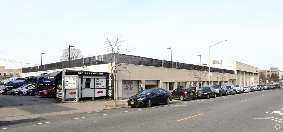 More Photos Of 696 E Fordham Rd, Bronx Office For Lease