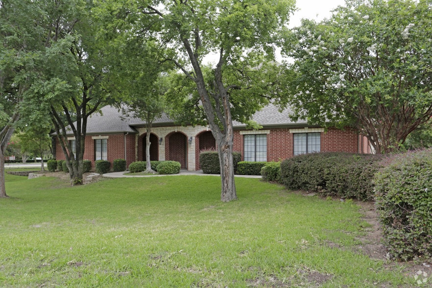 Primary Photo Of 702 S Denton Tap Rd, Coppell Medical For Lease