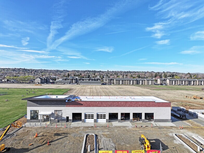 More Photos Of 6905 W Nob Hill Blvd, Yakima Auto Repair For Sale