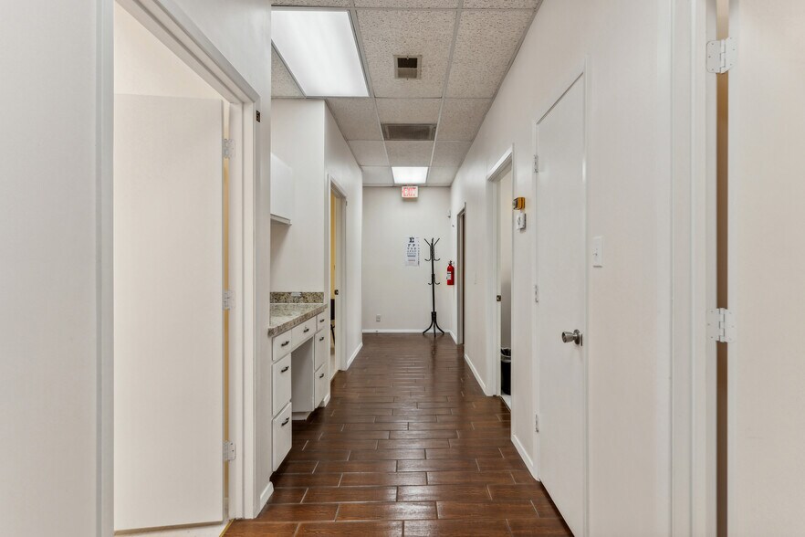 More Photos Of 912 Wright St, Arlington Medical For Sale