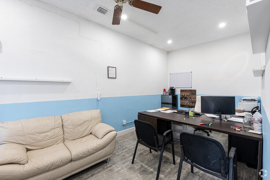 More Photos Of 249 S Federal Hwy, Dania Storefront Retail Office For Sale