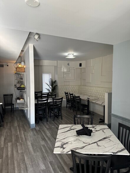 More Photos Of 1450 W Webster Ave, Chicago Restaurant For Lease