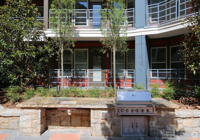 Primary Photo Of 111 Glenridge Point Pky NE, Sandy Springs Apartments For Lease