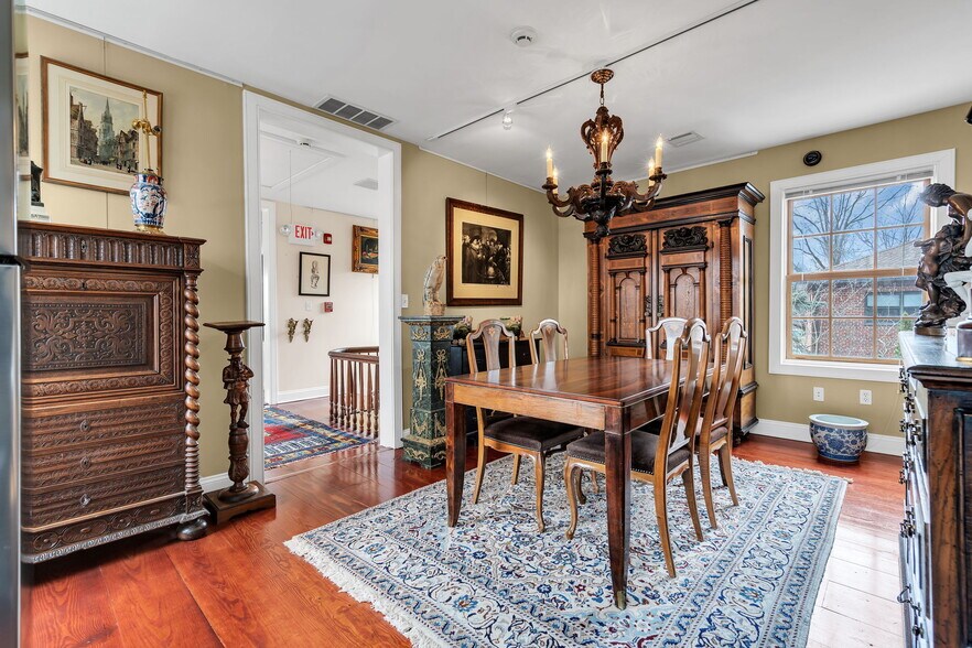 More Photos Of 137 Stockton St, Hightstown Flex For Sale