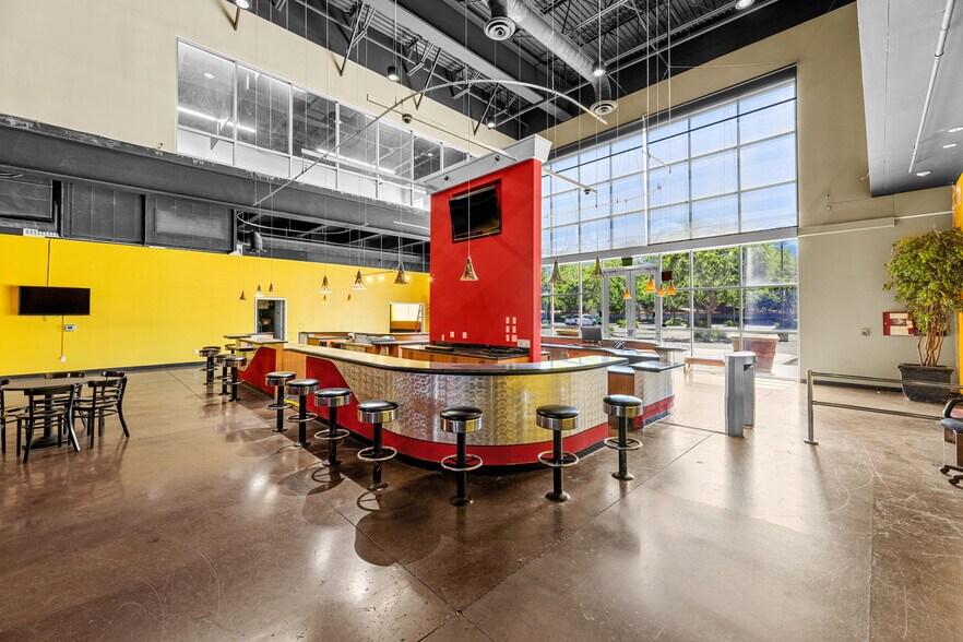 More Photos Of 1900 Del Paso Rd, Sacramento Health Club For Lease