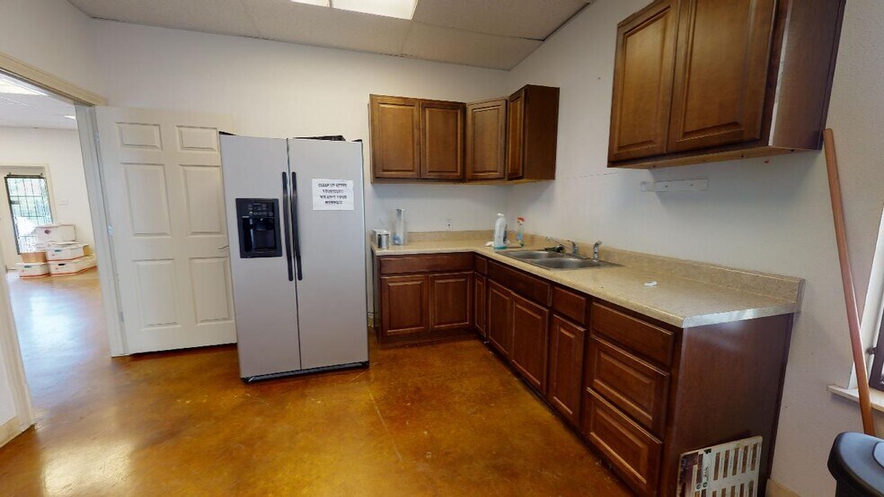 More Photos Of 11618 Nacogdoches Rd, San Antonio Warehouse For Lease