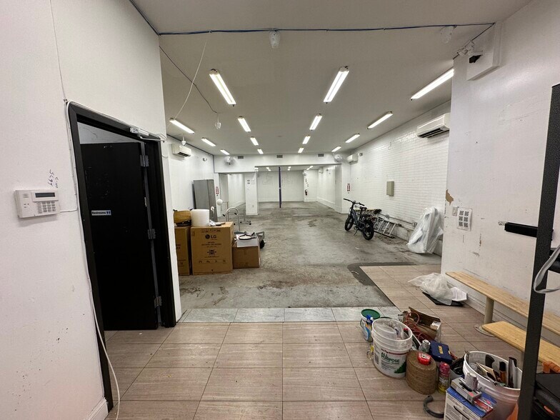 More Photos Of 43 Essex St, New York Storefront Retail Residential For Lease