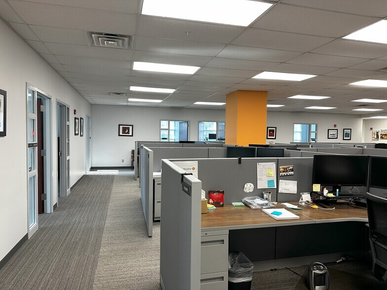 More Photos Of 110 Riverbend Ave, Lewis Center Office For Lease