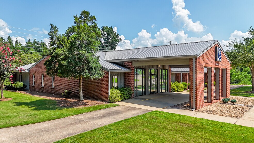 More Photos Of 1487 Belk Blvd, Oxford Office For Sale