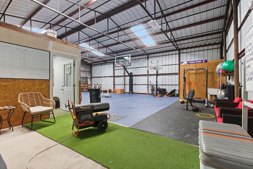 More Photos Of 2701 N Main St, Mansfield Industrial For Sale