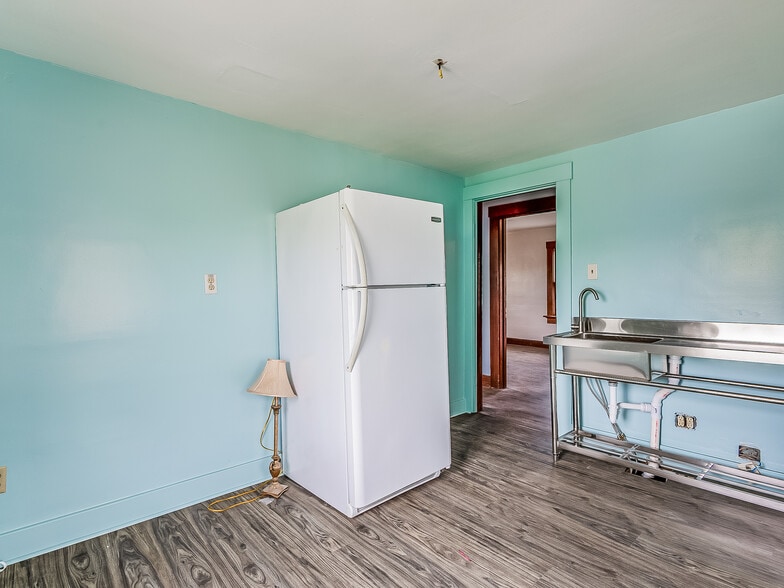 More Photos Of 1121 E State Blvd, Fort Wayne Freestanding For Sale