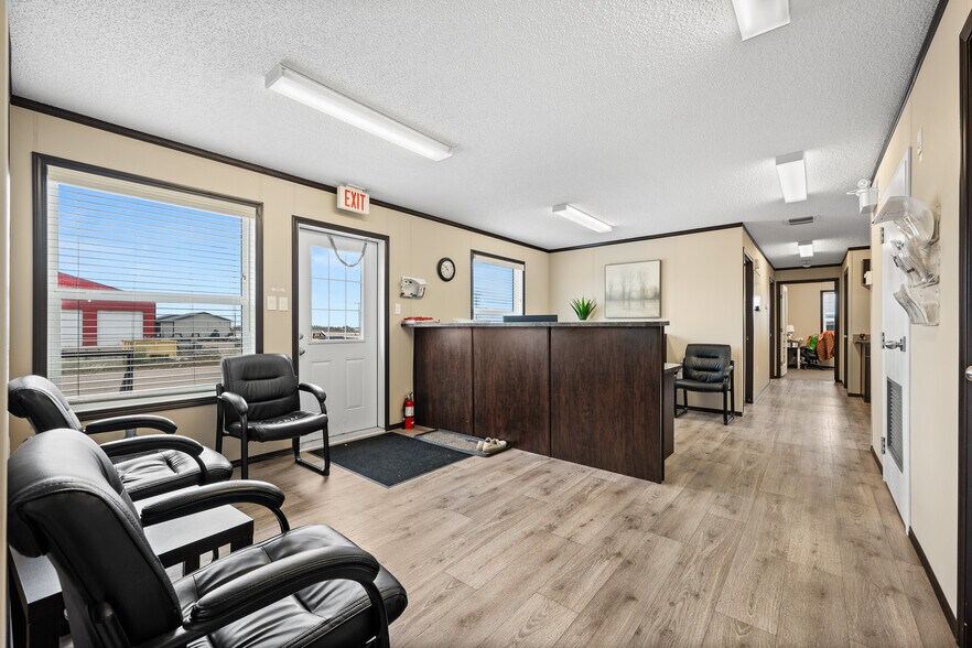 More Photos Of 3807 9th St, Lloydminster Warehouse For Sale