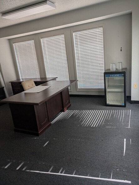 More Photos Of 1832 FM 359 Rd, Richmond Auto Repair For Lease