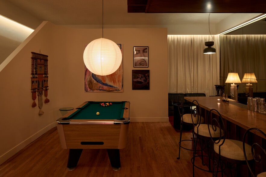 More Photos Of 7746 Santa Monica Blvd, West Hollywood Bar For Lease