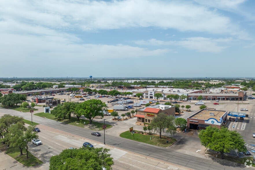 More Photos Of 2661 Midway Rd S, Carrollton Showroom For Lease