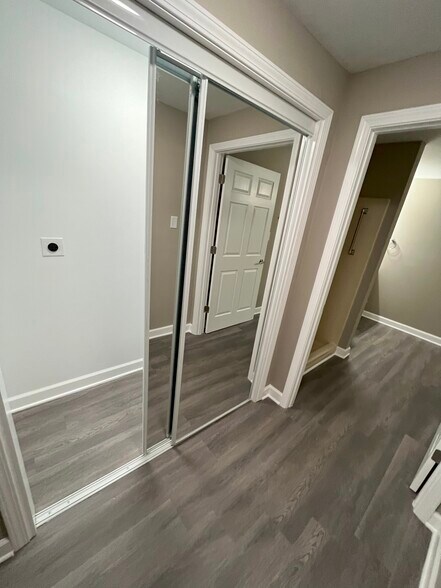 More Photos Of 126 W Maple Ave, Mundelein Apartments For Sale