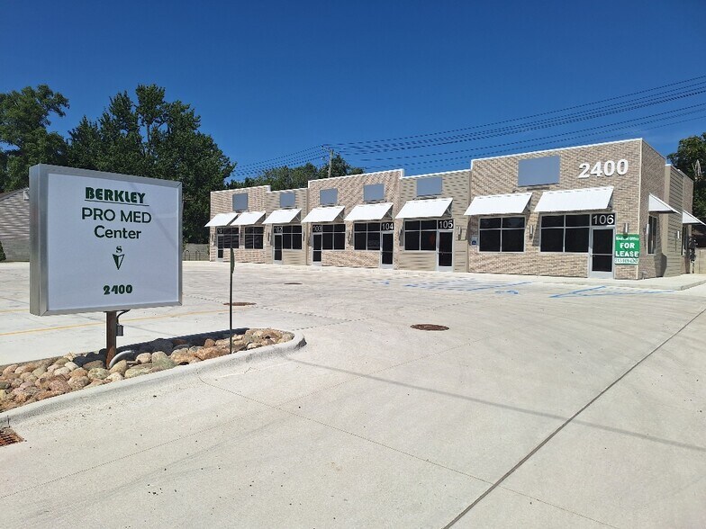 Primary Photo Of 2400 Greenfield rd, Berkley Medical For Lease