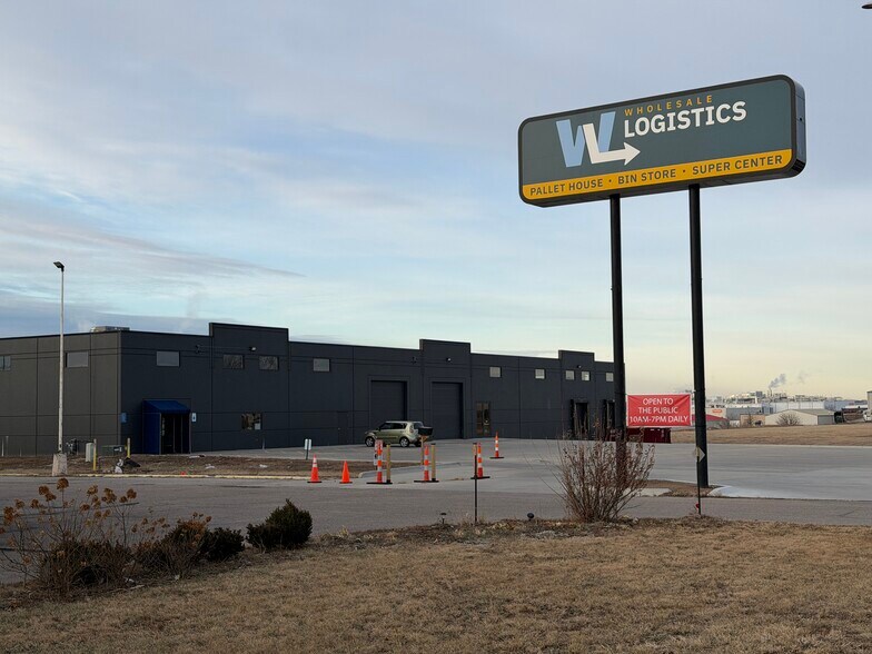 More Photos Of 2801 W O St, Lincoln Warehouse For Sale