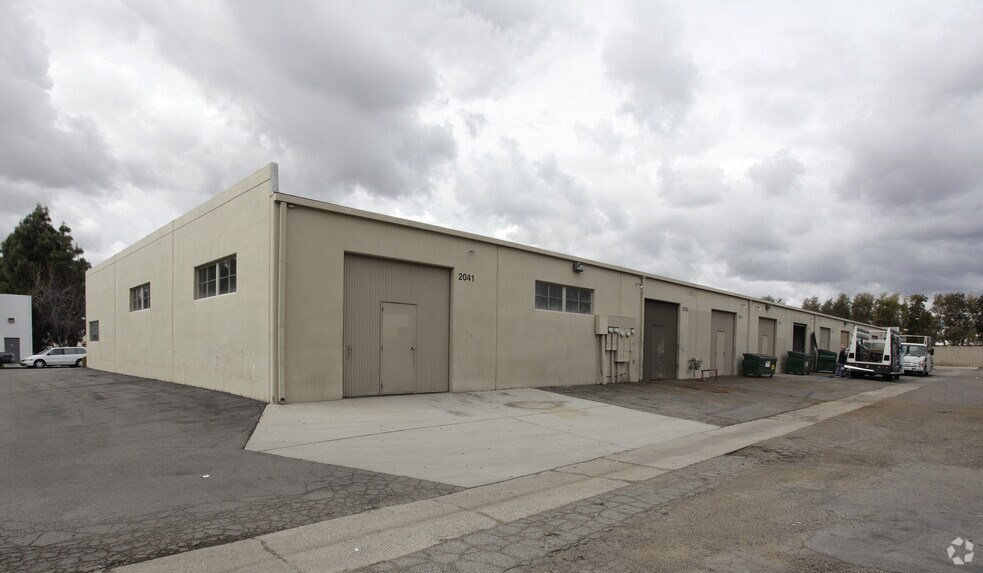 More Photos Of 2021-2041 S Lyon St, Santa Ana Light Manufacturing For Lease