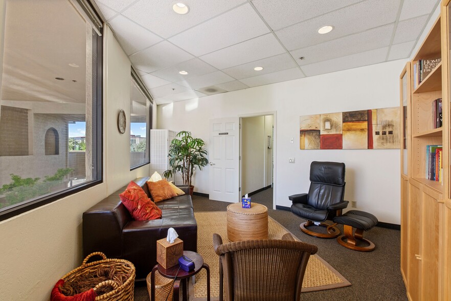 More Photos Of 2401-2417 Park Blvd, Palo Alto Office For Sale