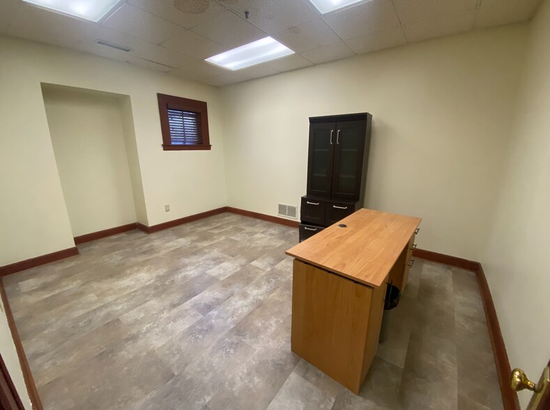 More Photos Of 426 Old Salem Rd, Winston-Salem Office For Sale