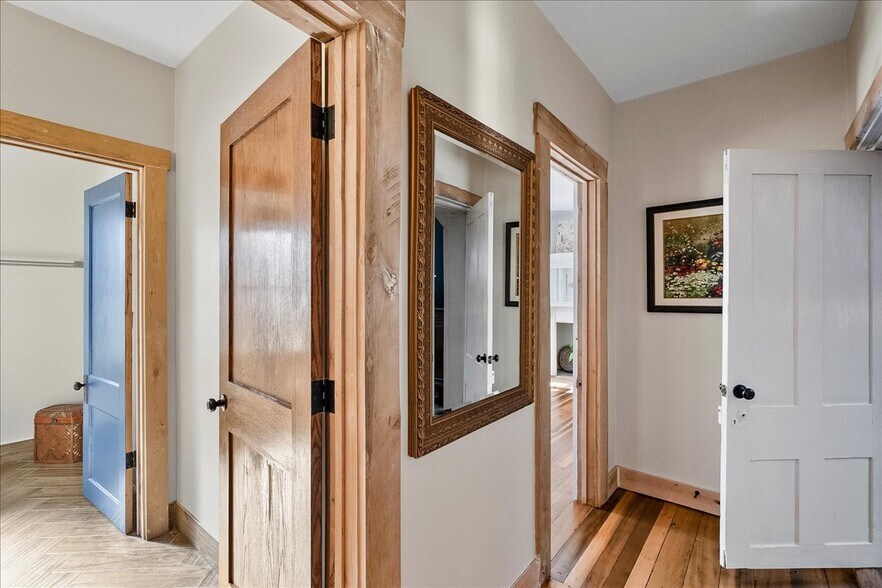More Photos Of 221 Woodford St, Lawrenceburg Office For Sale