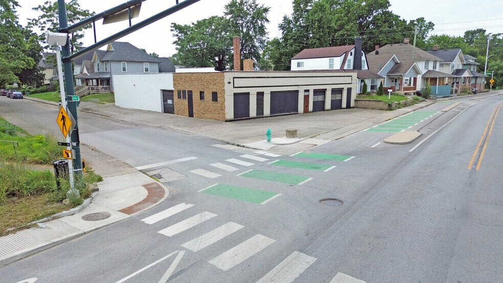 More Photos Of 2229 E New York St, Indianapolis Flex For Lease