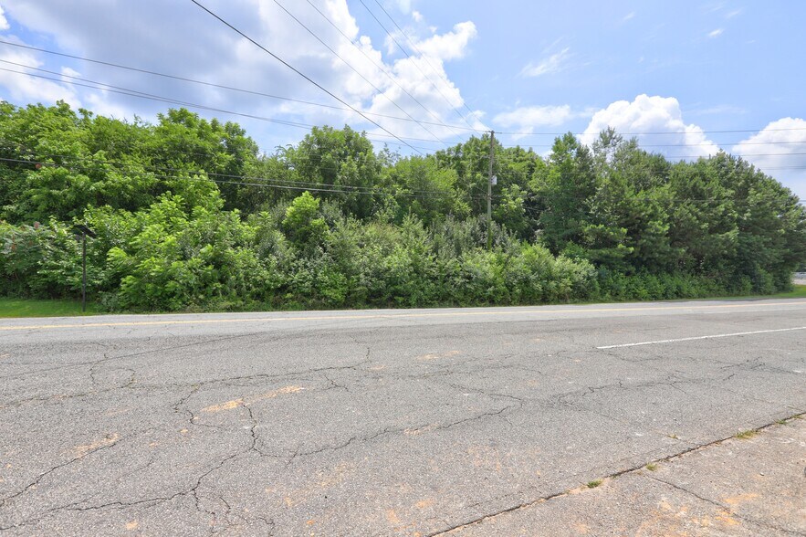 More Photos Of 1299 W Wylie Bridge Rd, Woodstock Land For Lease