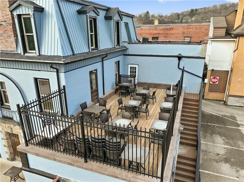 More Photos Of 85 1st St, Leechburg Restaurant For Sale