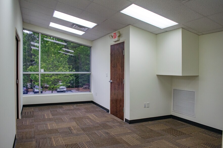 More Photos Of 951 Heather Park Dr, Garner Office For Lease