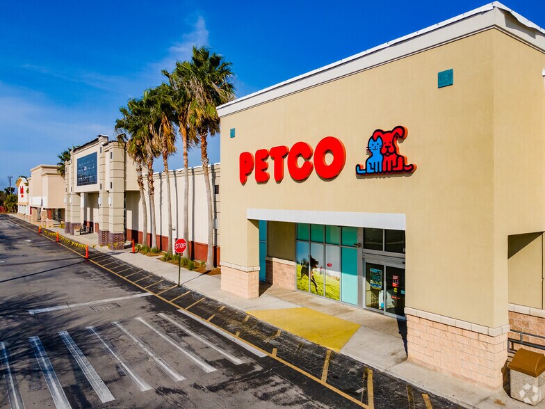 More Photos Of 9550-9690 Us Highway 19, Port Richey Unknown For Lease