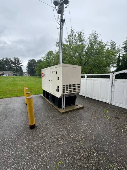 More Photos Of 725 Gibralter St, Norfolk Flex For Sale