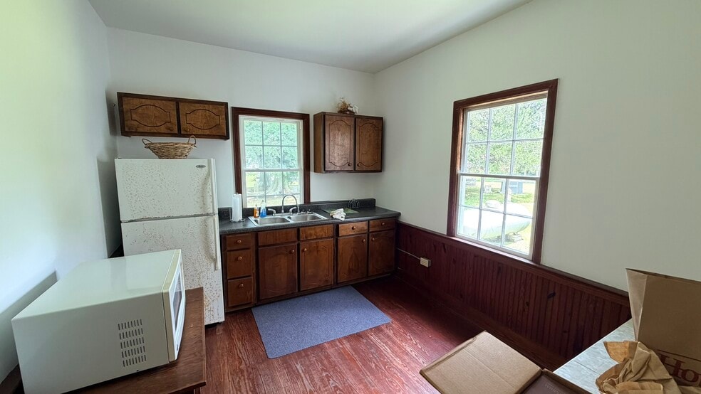 More Photos Of 206 Buncombe St, Roper Religious Facility For Sale