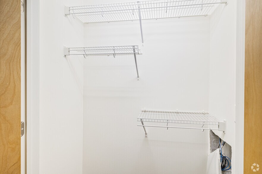More Photos Of 120 Perry St, Petersburg Apartments For Lease