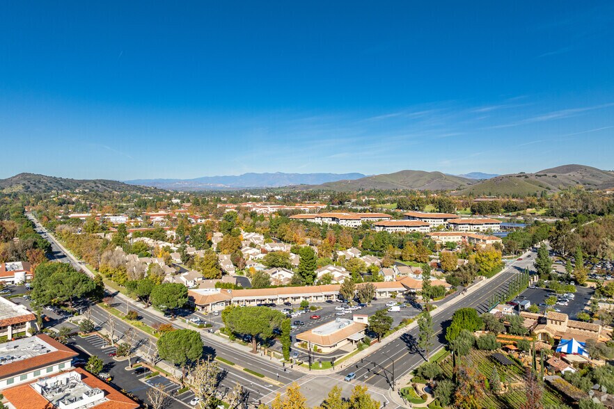 More Photos Of 4601-4711 Lakeview Canyon Rd, Westlake Village General Retail For Lease