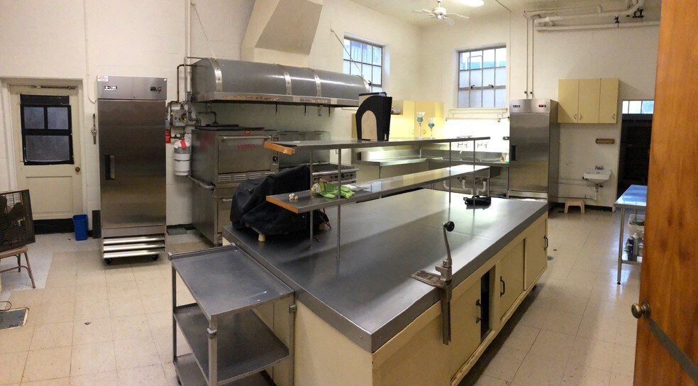 More Photos Of 6903 Mornington Rd, Baltimore Religious Facility For Sale