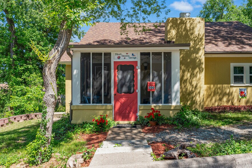 More Photos Of 500 S 2nd St, Branson Specialty For Sale