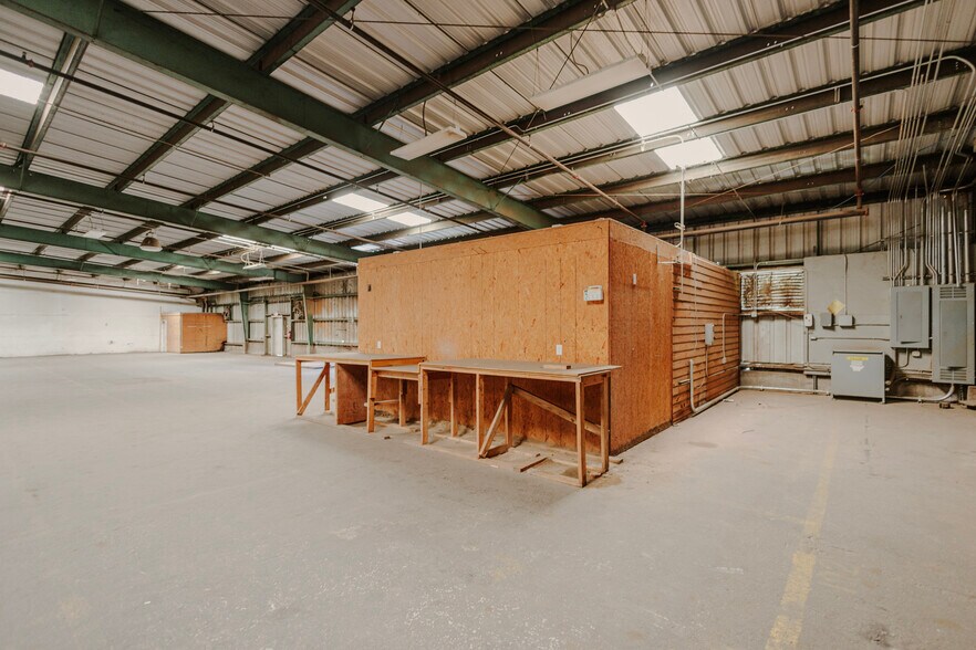 More Photos Of 1720 Metcalf Ave, Thomasville Warehouse For Lease
