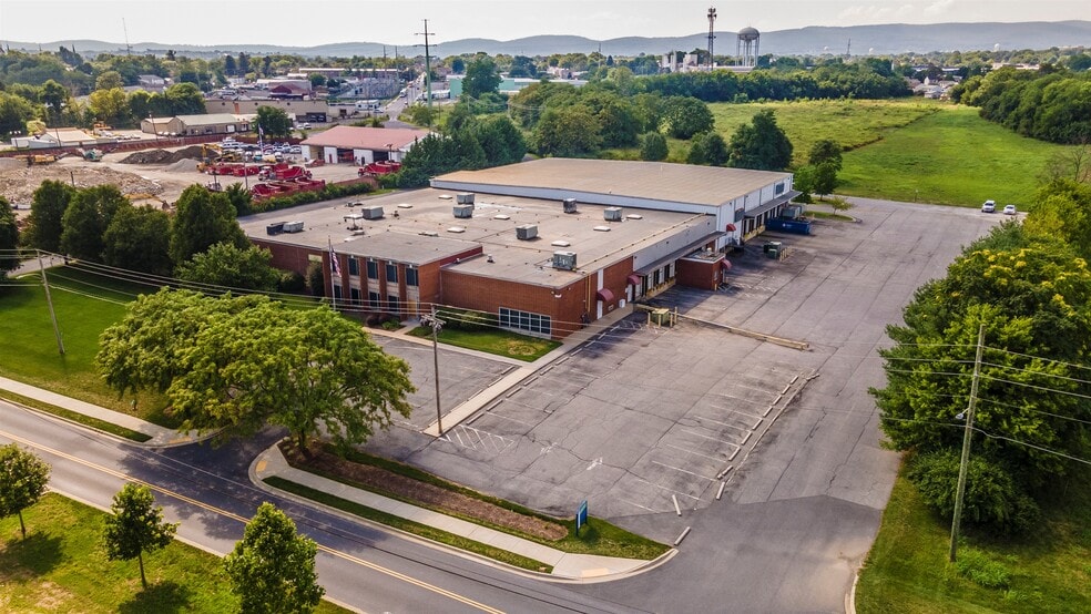 More Photos Of 605 E Church St, Frederick Warehouse For Lease